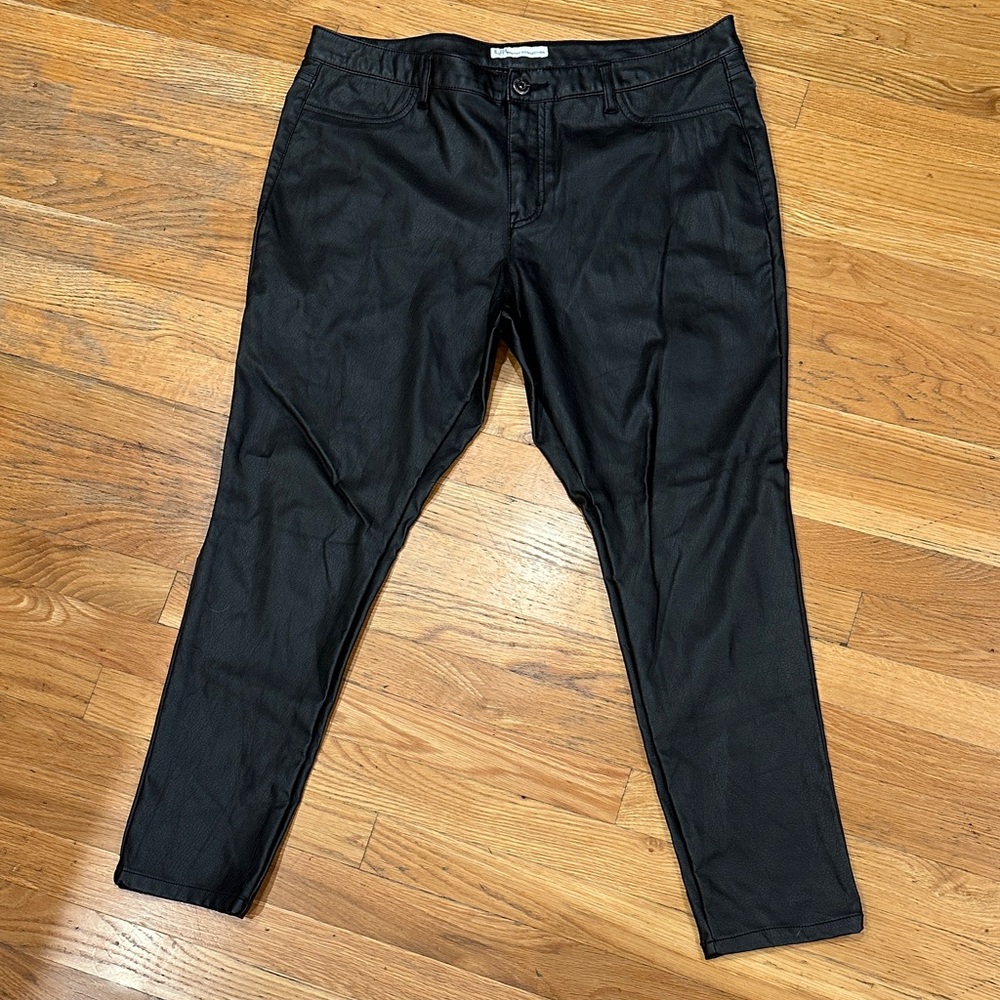 Women's French‎ Connection Black Coated Pants Size 16